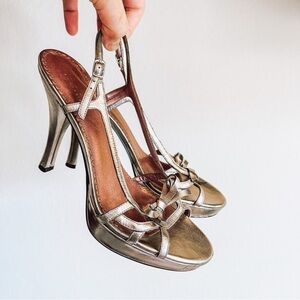 GUESS Women's Bronze/Gold Ankle Strap Heels Size 7M